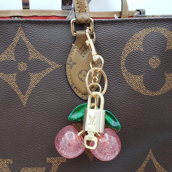 Authentic Louis Vuitton Lock & Key with Unbranded Apple Charm, Keychain - Picture 10 of 11